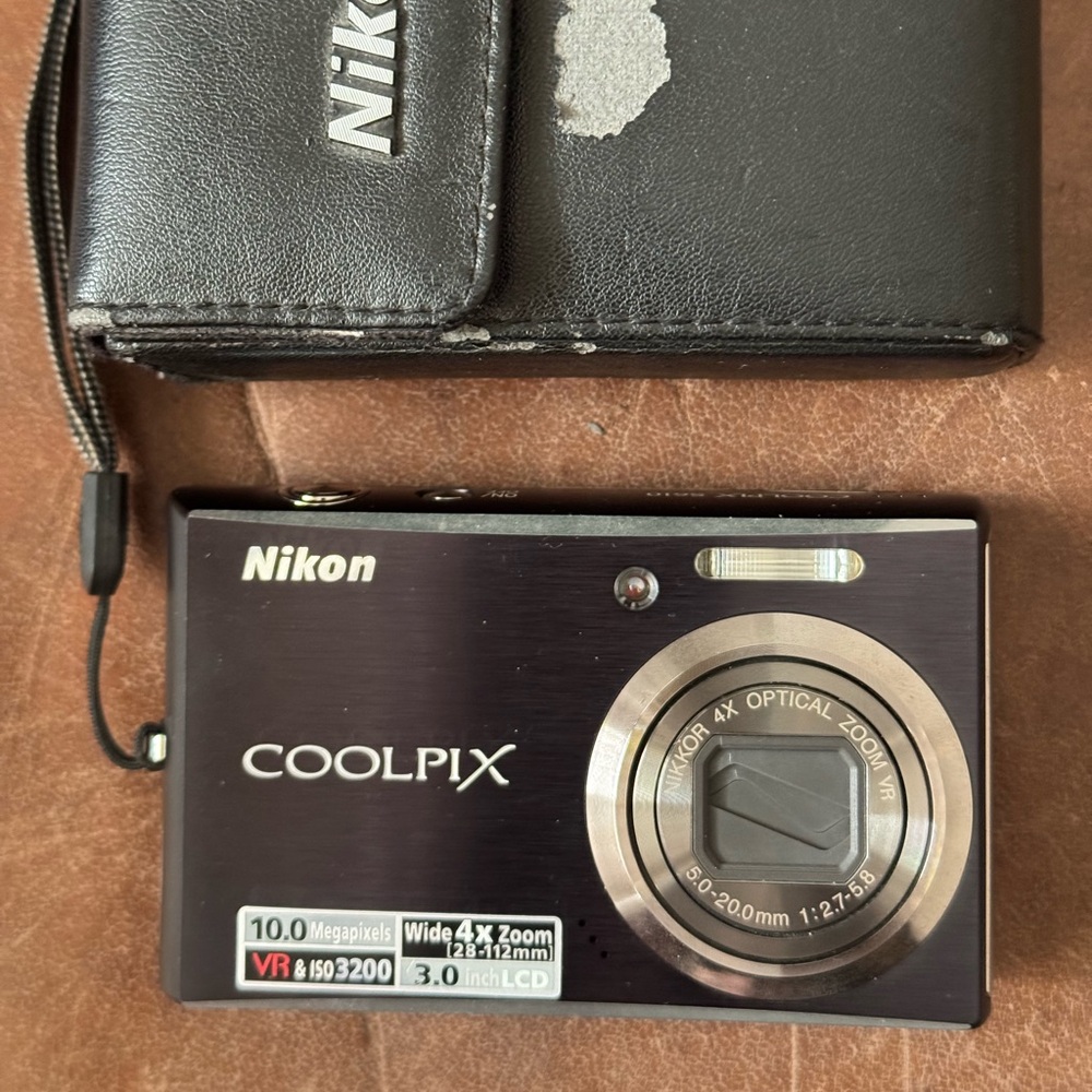 Nikon Coolpix S610 10MP Digital Camera - Midnight Black. XLNT.